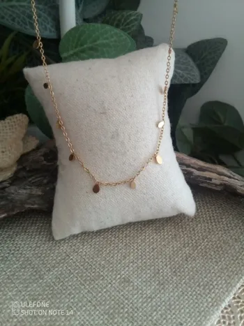 Collier multi gouttes dorées en acier inoxydable