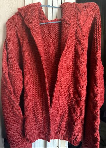 Cardigan rouge à capuche taille XL