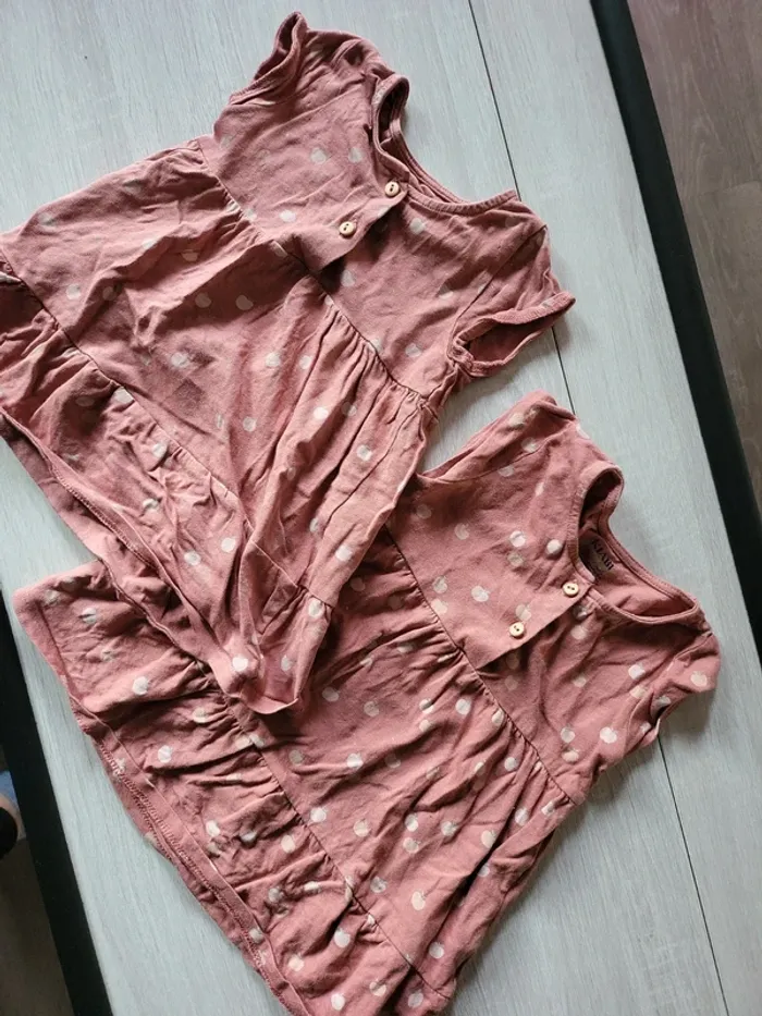 2 robes 9 mois