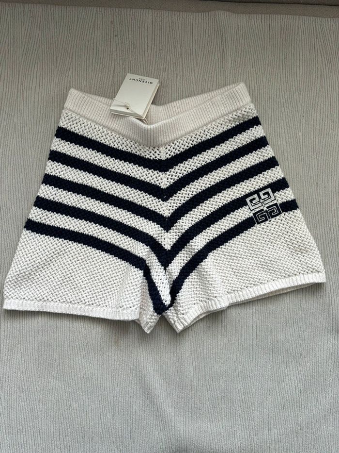 Short en tricot à rayures pour fille 8 ans Givenchy Collection 2025 - photo numéro 3