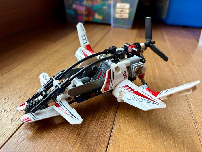 Lego Technic 42057 - L'hélicoptère ultra-léger - photo numéro 4