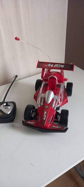 Voiture télécommandée