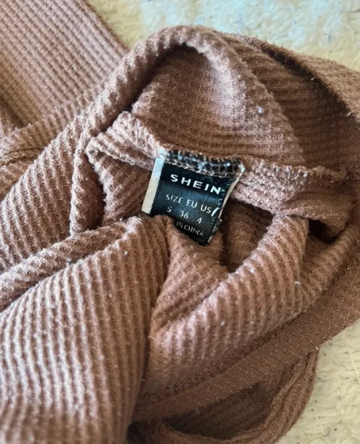 Pull fin à capuche - photo numéro 2