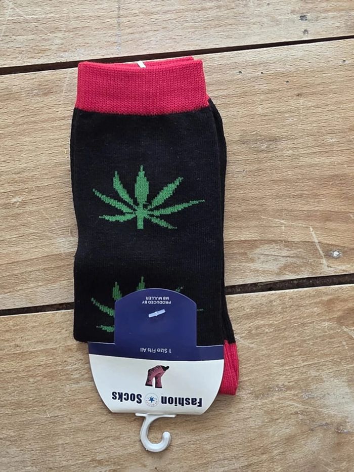 🍃 Chaussettes “feuille qui détend” - Style chill assuré - photo numéro 2