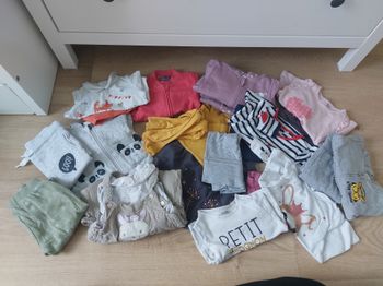 Lot 6 mois ( 10 ensembles + 4 articles)