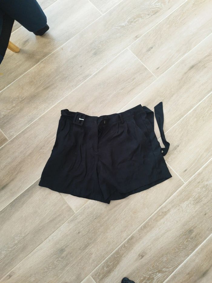 Short noir
