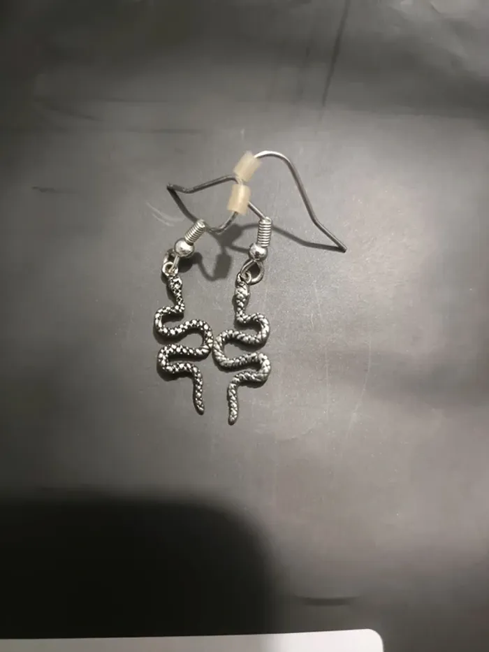 Boucles d'oreilles fantaisie serpent - photo numéro 3