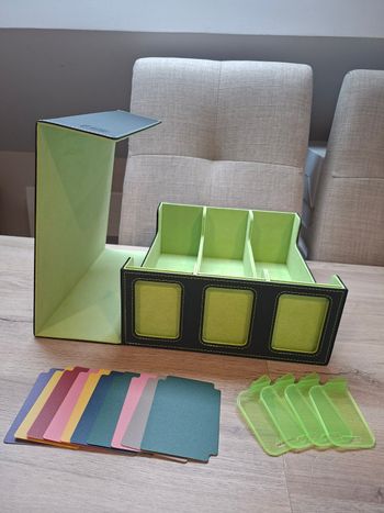 Boite de rangement pour 1800 cartes ou 400 toploaders Pokémon / lorcana + intercalaires, coloris vert & noir