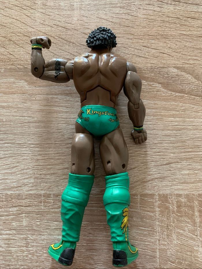 Figurine catcheur WWE kofi Kingston - photo numéro 5