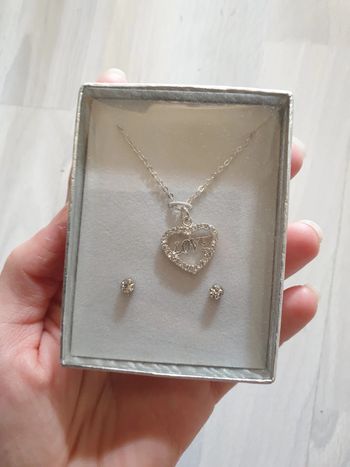 Ts jolie parure neuve collier b o