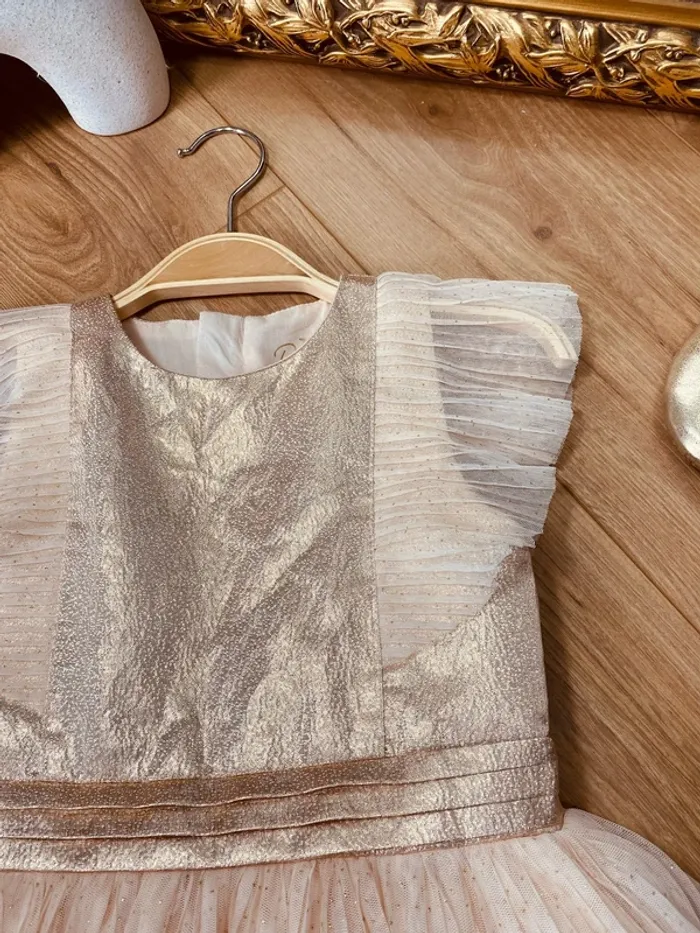 Taille 3-4 ans Robe créateur fille TAO beige pêche doré * satin tulle scintillant * 🩷 - photo numéro 2