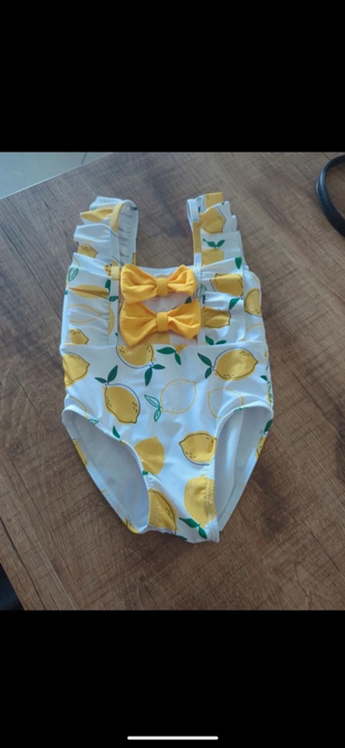 Maillot de bain fille 12/18 mois