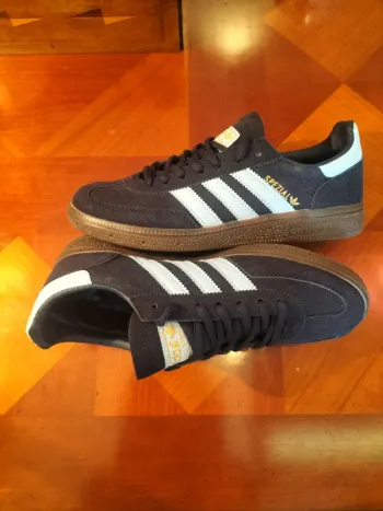 Baskets Adidas Spezial couleur bleu marine
