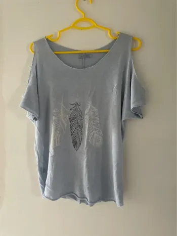 Tee shirt