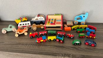 lot de jouets en bois