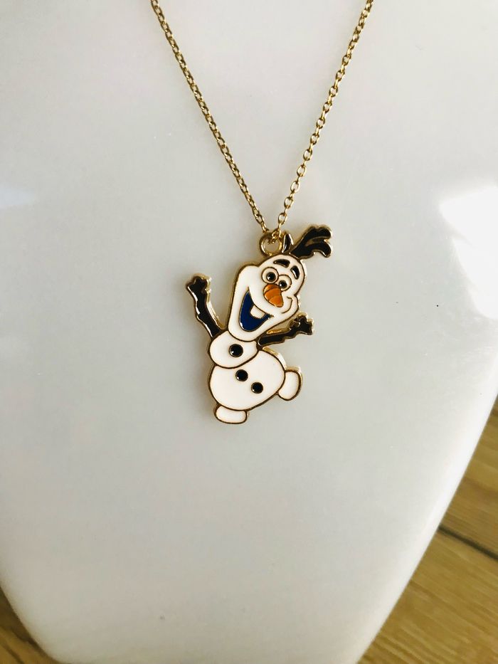 Collier et pendentif Olaf reine des neiges