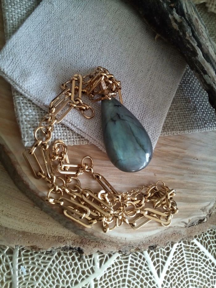 Collier pierre de labradorite bleuté forme goutte - photo numéro 2