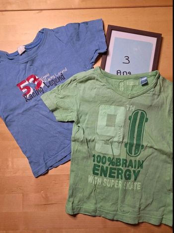 T-shirt manches courtes pour Garçon taille 3ans très bon état