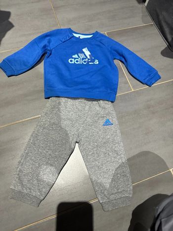 Survêtement adidas