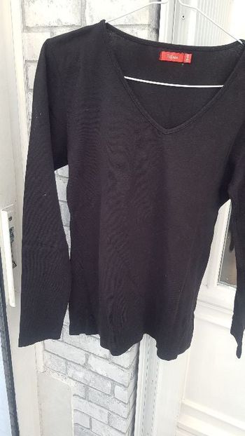 tee-shirt noir manches longues