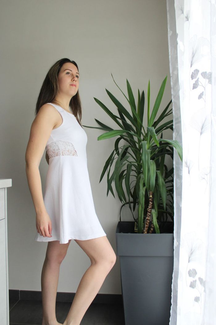 Jolie robe blanche avec dentelle taille M/38 - photo numéro 9