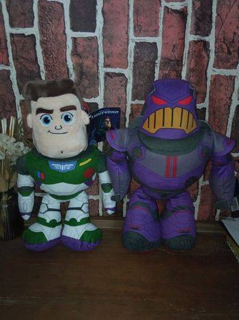 Lot de deux peluches buzz l'éclair et Zurg