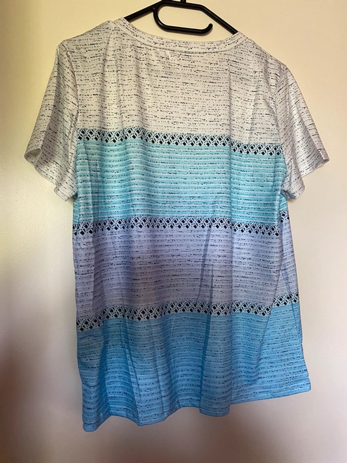 Tee shirt col V rayé bleu et turquoise taille XL - photo numéro 3
