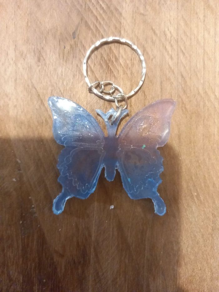 Porte clé papillon holographique résine epoxy - photo numéro 2