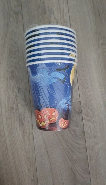 8 gobelets neufs d'halloween