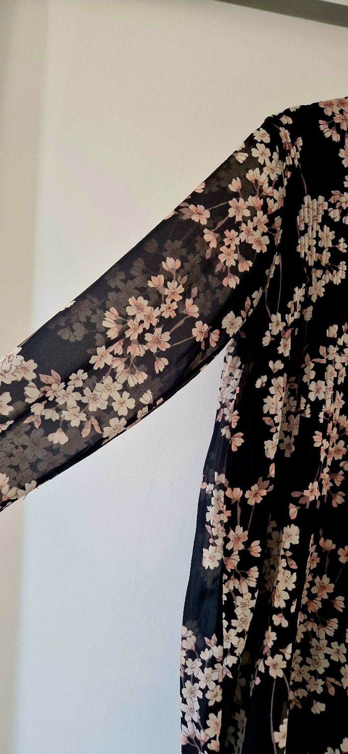 Robe fluide a motif taille M - photo numéro 2