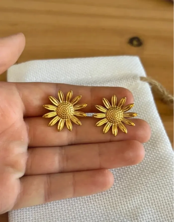Boucle d’oreille fleurs Louyetu - photo numéro 5
