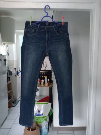 Jean slim taille 42 Bershka.