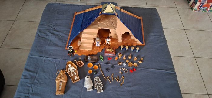 Lot Playmobil Pyramide Égyptienne avec Momies, personnages,Trésor et Accessoires