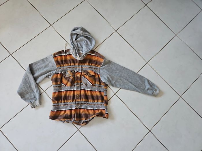Chemise boutonnée à capuche taille M u47 - photo numéro 3
