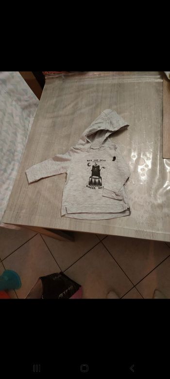 T shirt à capuche