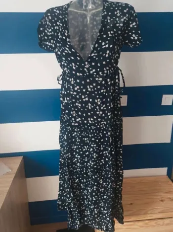 Superbe robe longue manches courtes bleu marine neuve avec étiquette femme 36/38