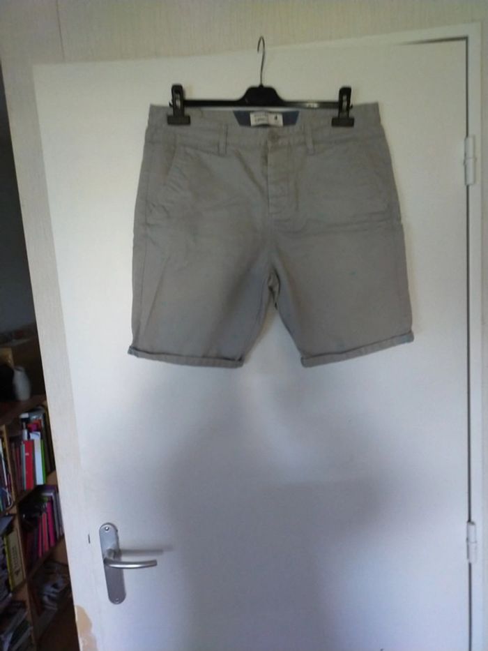Joli bermuda homme très bon état - photo numéro 4