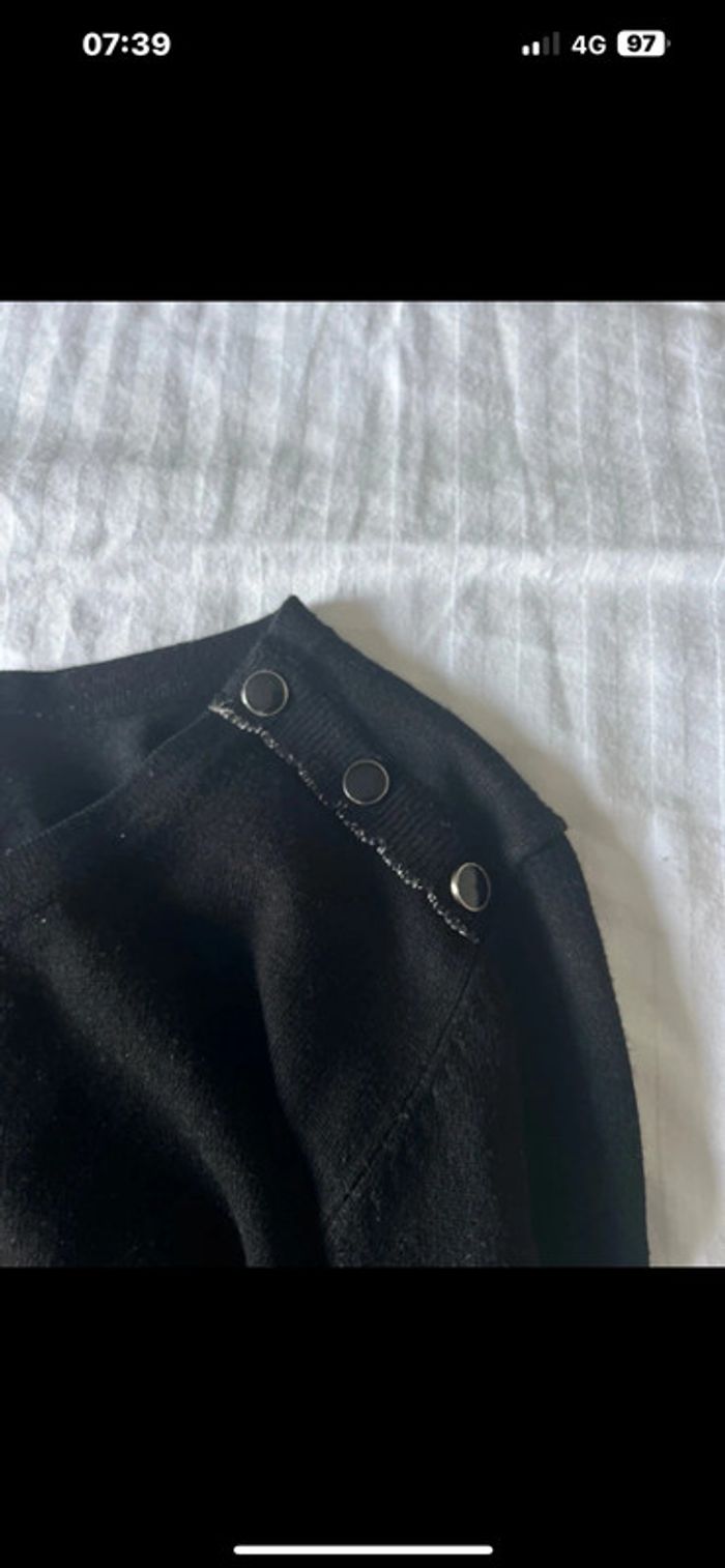 Lots de 2 t shirts ,2 pulls et 1 gilet en taille L - photo numéro 8