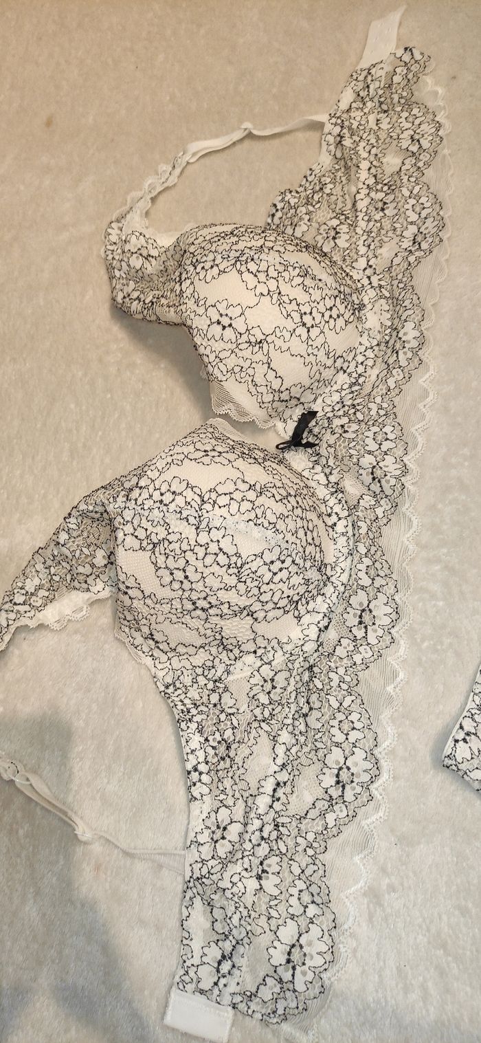 Ensemble lingerie - photo numéro 4