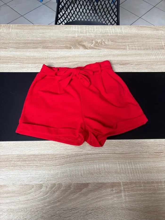 Short rouge taille S - photo numéro 2
