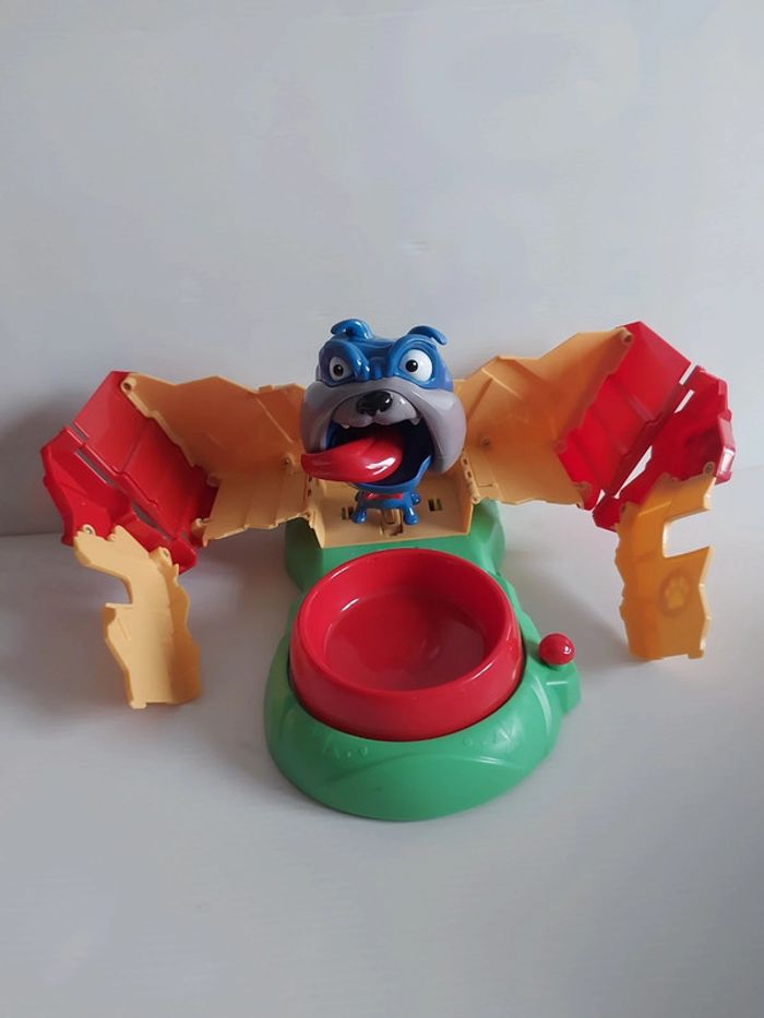 Jeu de société "Max furax" complet, pas abîmé et piles fournies - photo numéro 2
