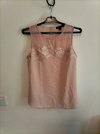 Jolie chemisier rose et dentelle