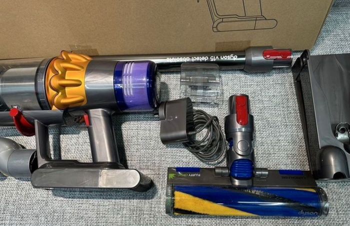Dyson V15 Detect Absolute, l’un des aspirateurs sans fil les plus puissants du marché - photo numéro 2