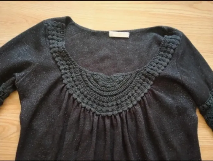 Haut manches longues noir. Brillant. Femme. 
Laurie & Joe.
Taille 40 - photo numéro 6