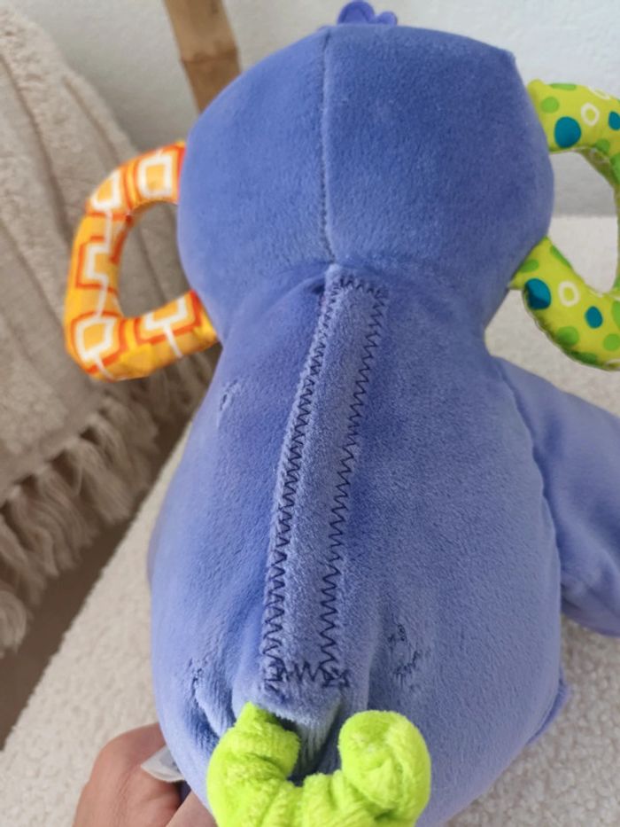Peluche musicale avec trompe intéractive Éléphant Lamaze - photo numéro 7