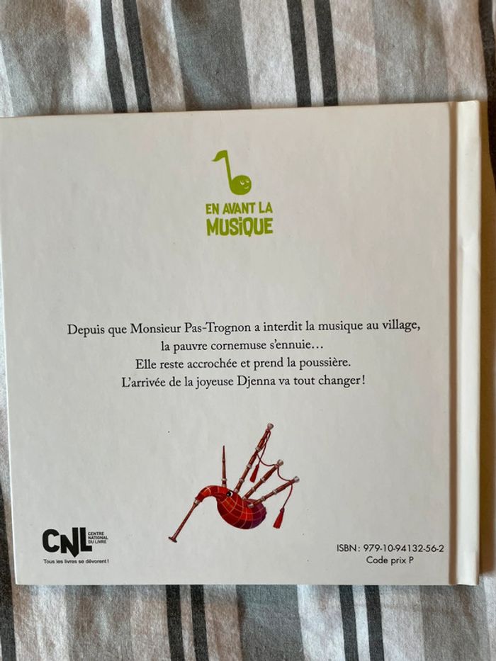 Livre enfant « la cornemuse enchantée » - photo numéro 2