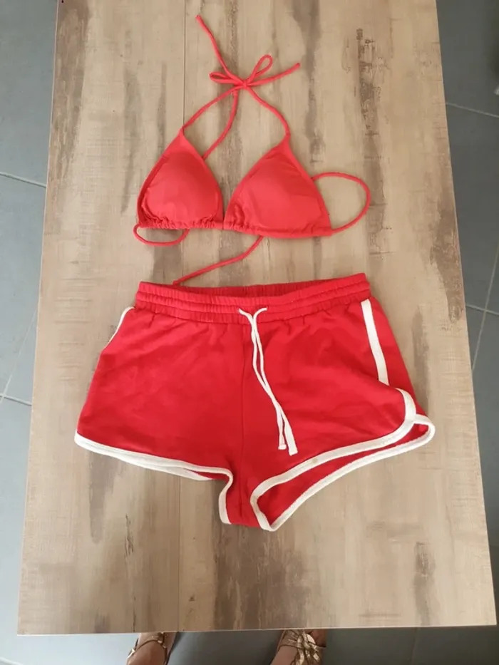 Short rouge