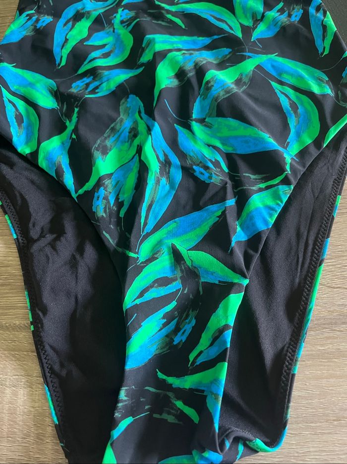 Maillot de bain taille 36 - photo numéro 3