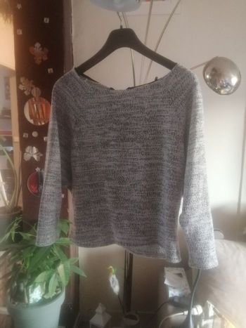💮Pull gris avec ouverture dans le dos Taille 38 "Naf Naf" 🌸