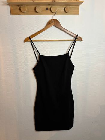 Robe près du corps noir mango